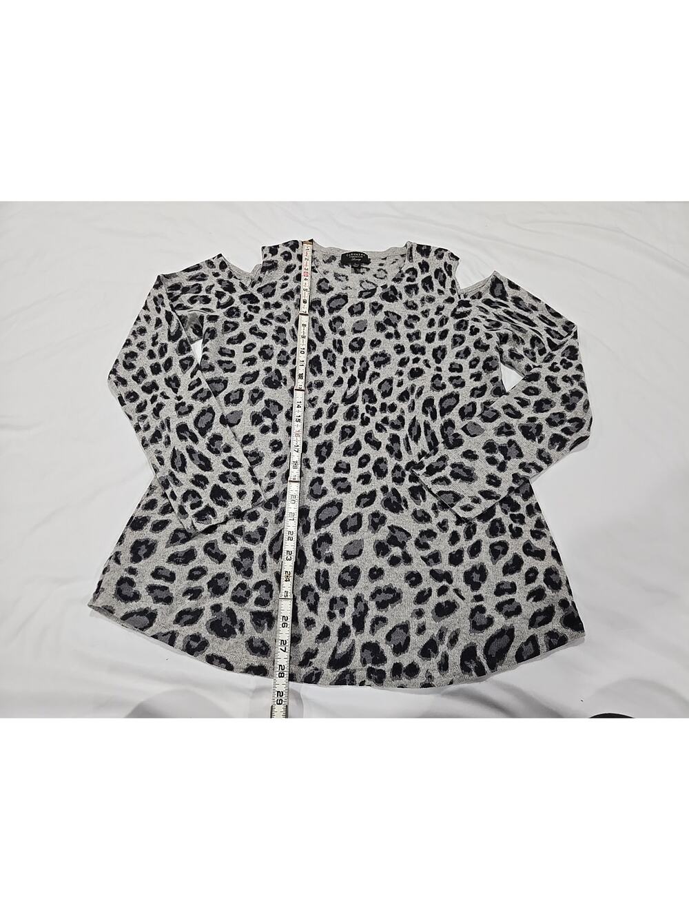 Cashmere Charter Club Cashmere Sweater Shoulder Cutouts Gray Leopard